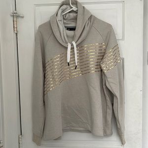 Under Armour womens  sweatshirt nwot
